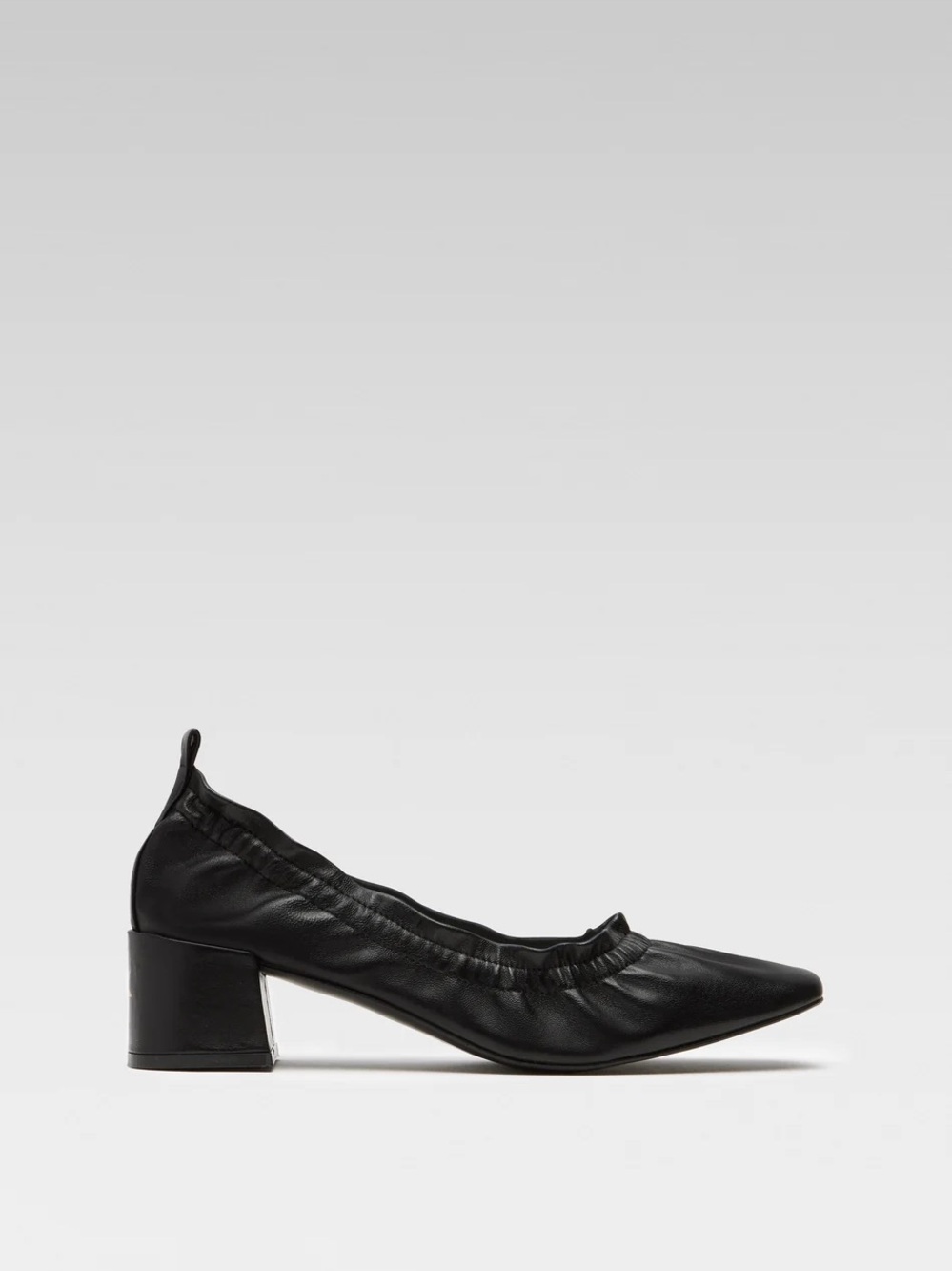 Like-New Edla World Ballet Pump